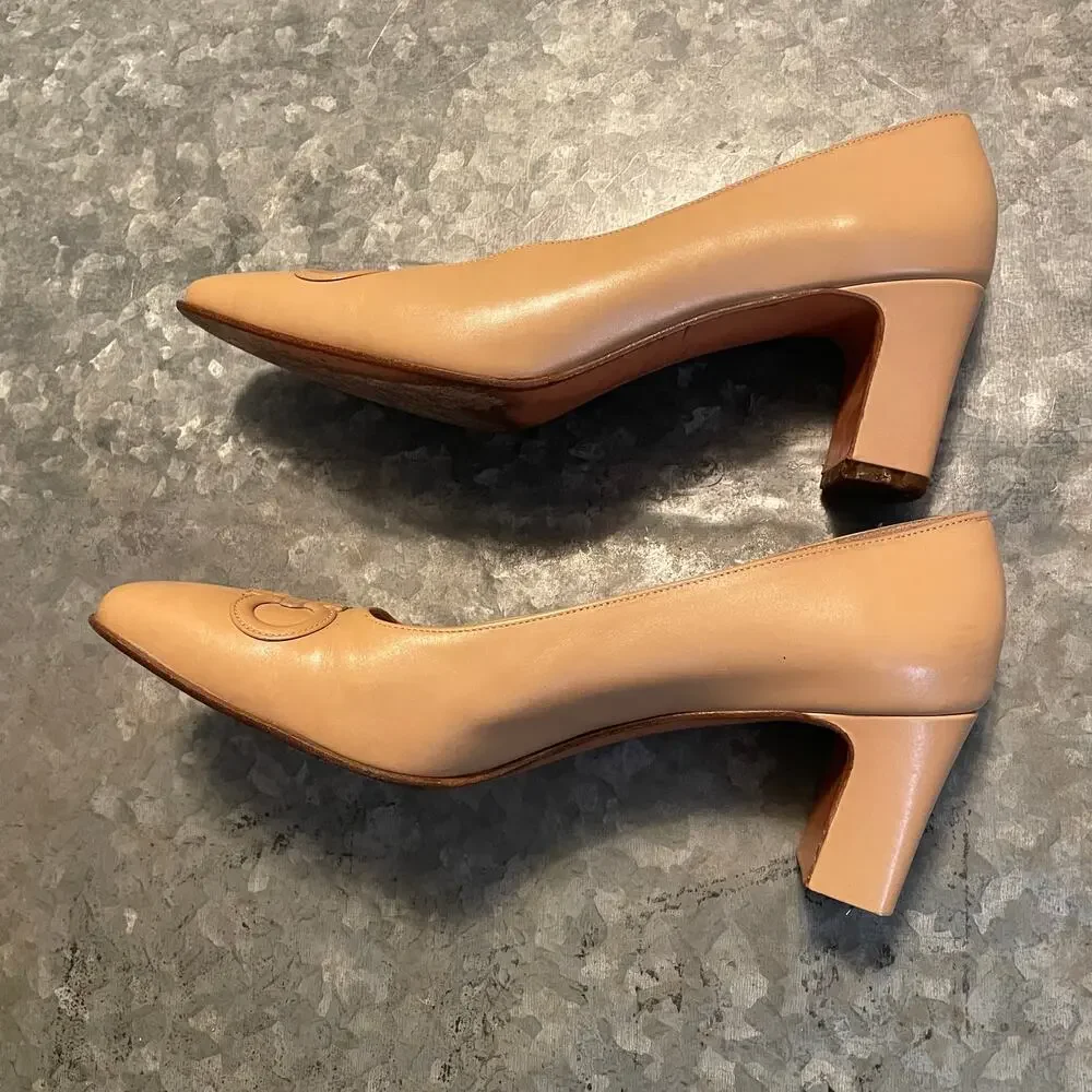 Vintage Salvatore Ferragamo Square Toe Heels 7.5 Italy Made Nude Beige Tan Logo - Picture 6 of 12